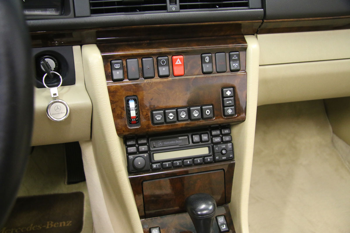 1995-mercedes-benz-E320-cabriolet23