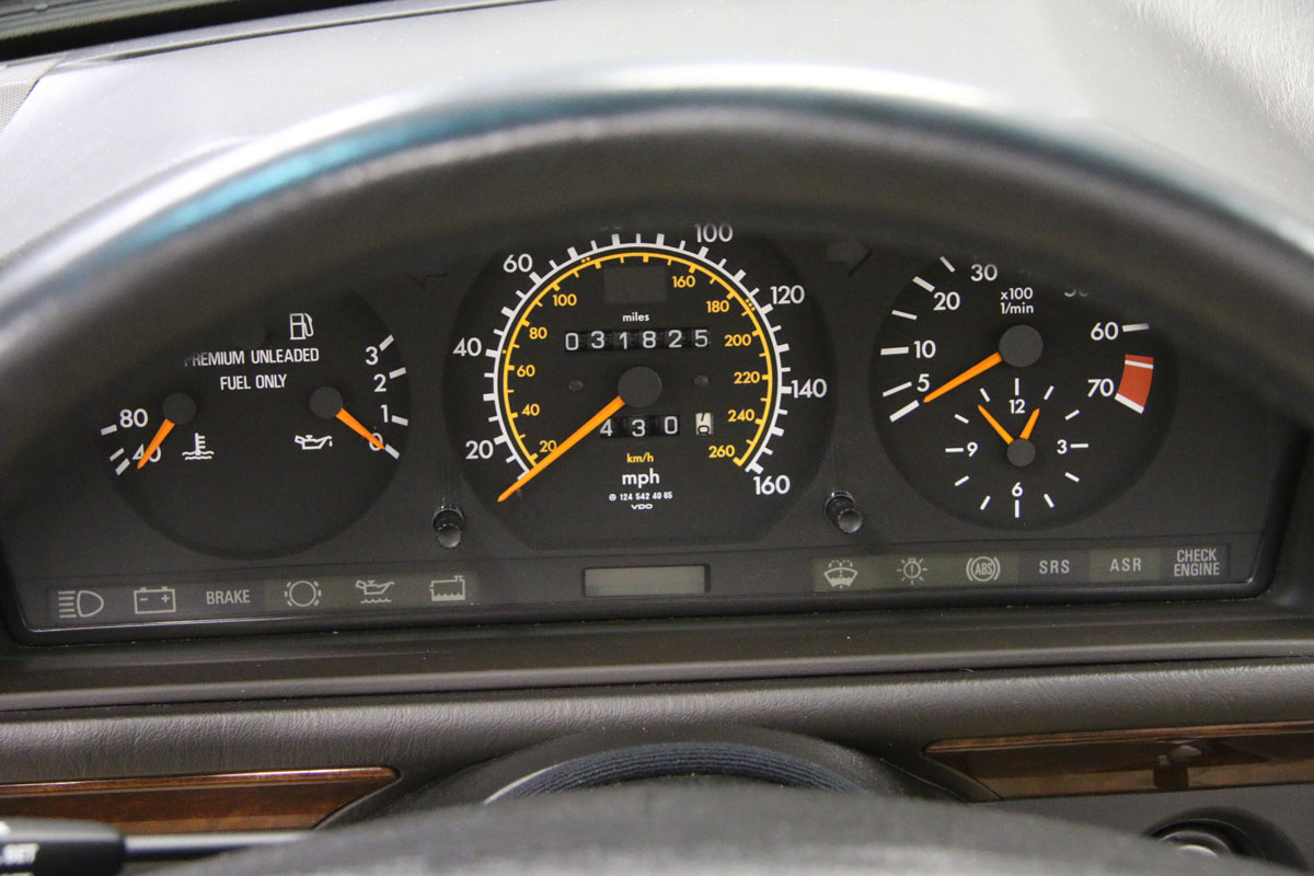 1995-mercedes-benz-E320-cabriolet36