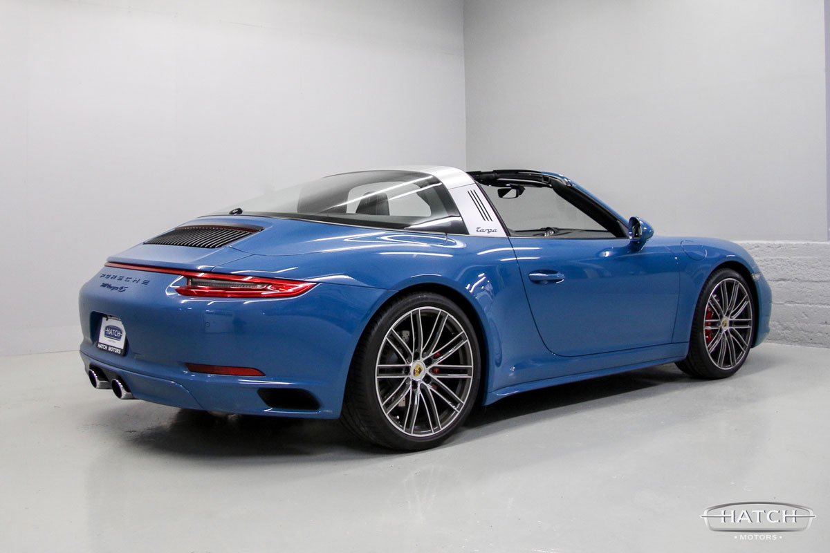2019-Porsche-911-Targa-4S-Blue1