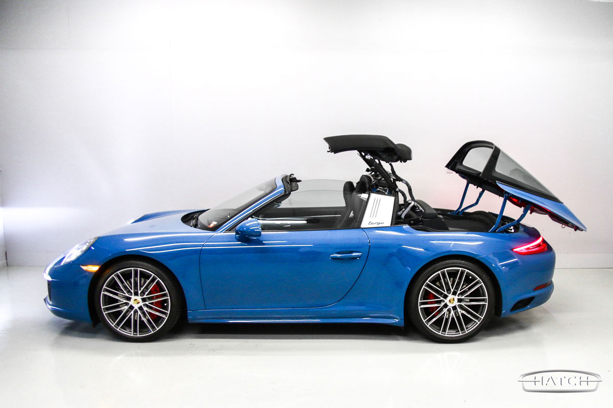 2019-Porsche-911-Targa-4S-Blue17