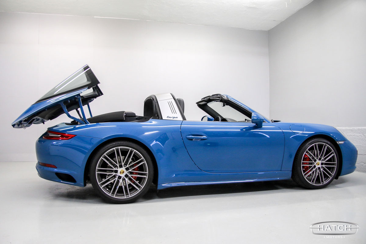 2019-Porsche-911-Targa-4S-Blue39